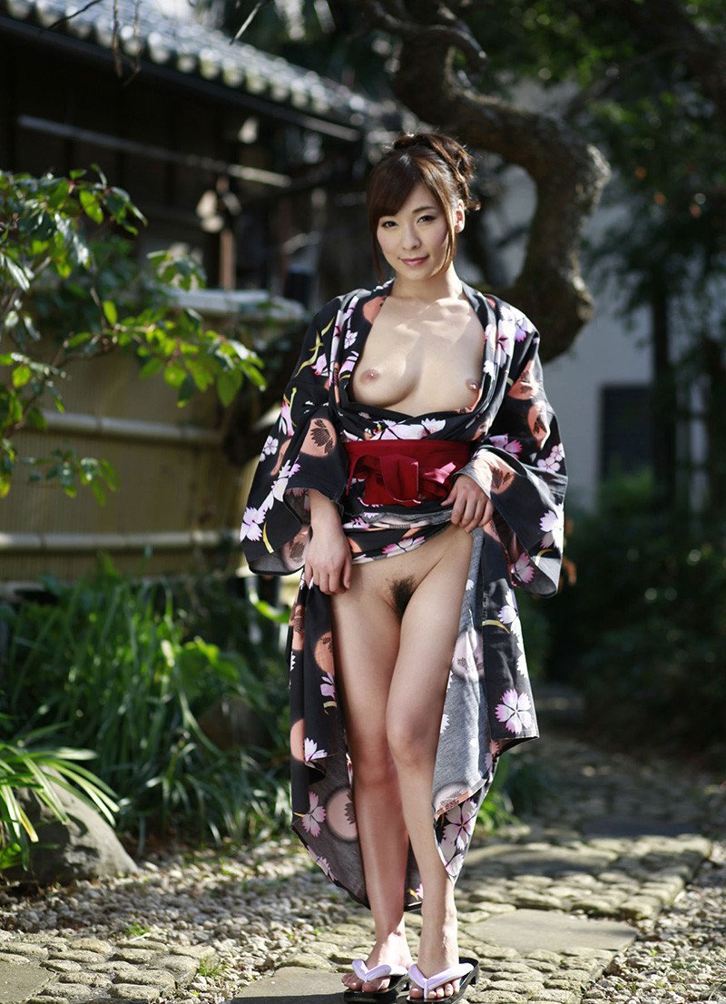 Голые японские женщины в кимоно