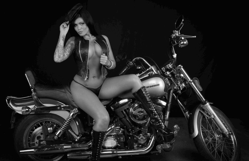Мотоцикл девушка