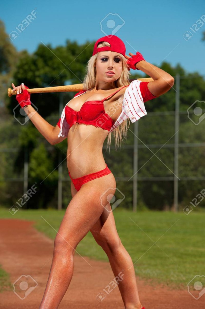 Горячая девушка бейсбол