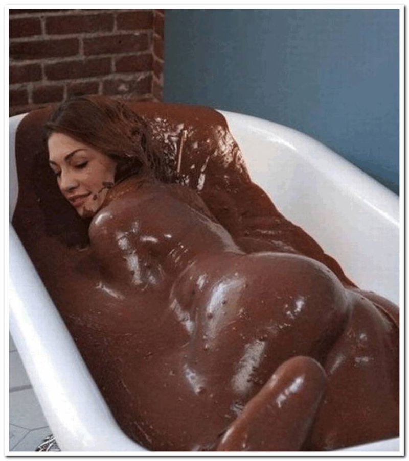 Голые девушки в шоколаде