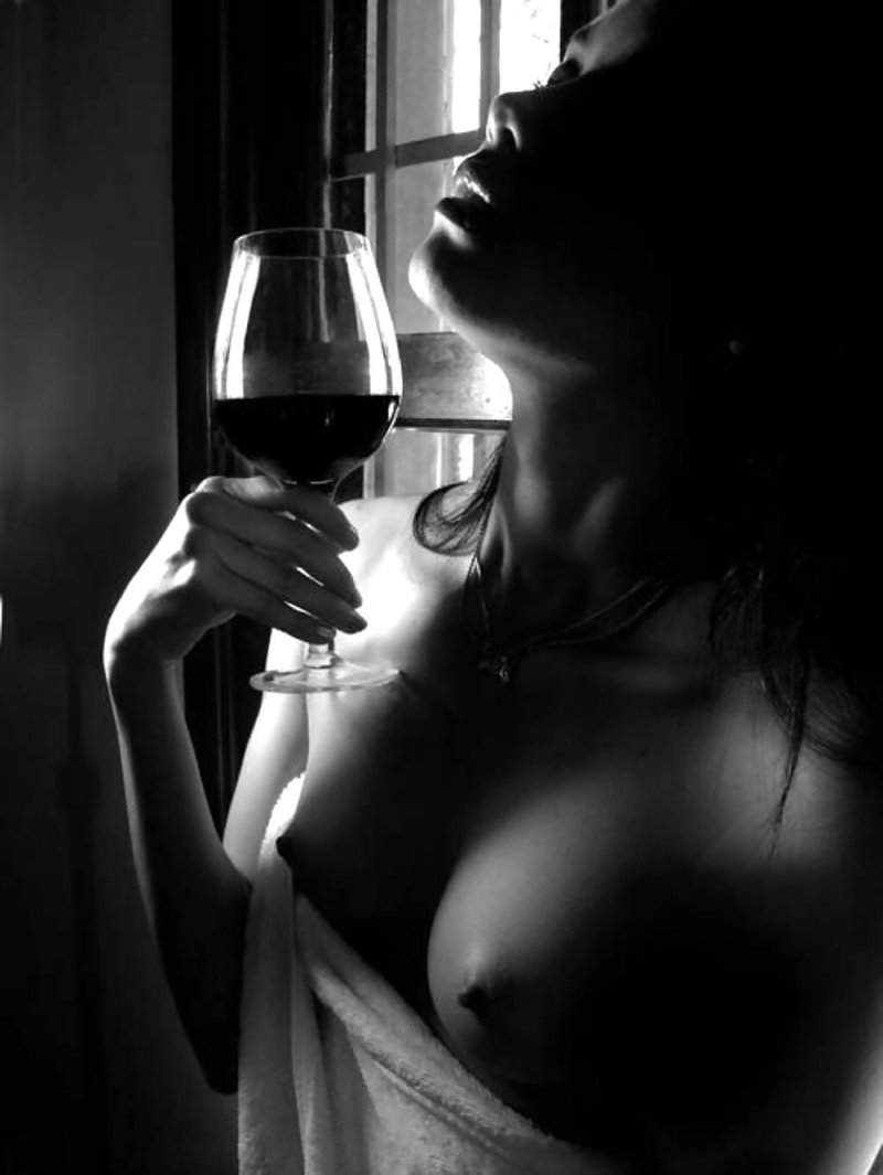 Эротический вечер с вином