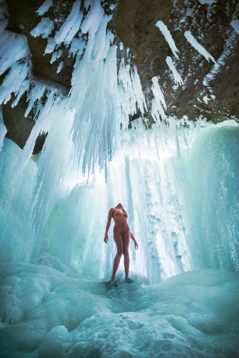 Замерзший водопад