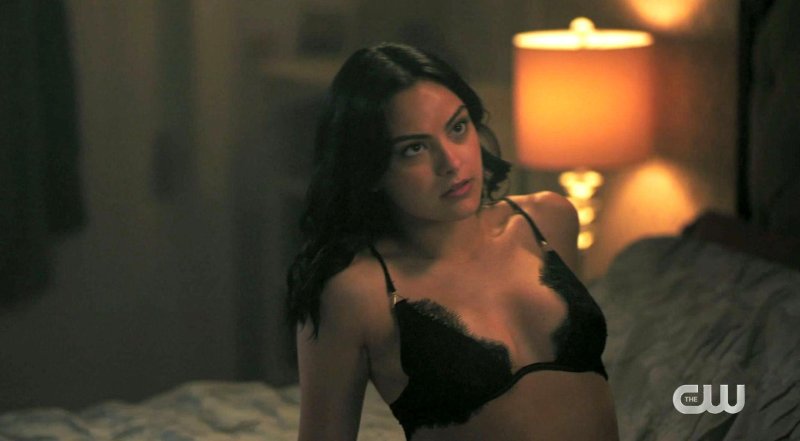 Camila mendes