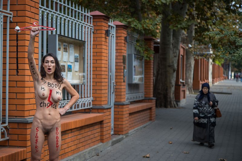 Украинские активистки femen