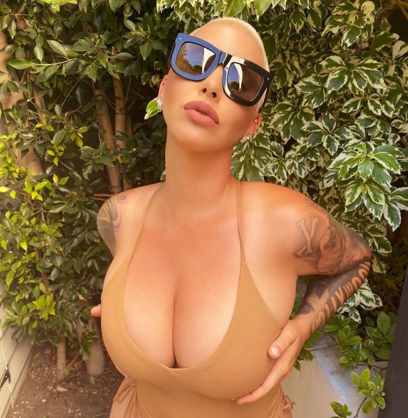 Amber rose