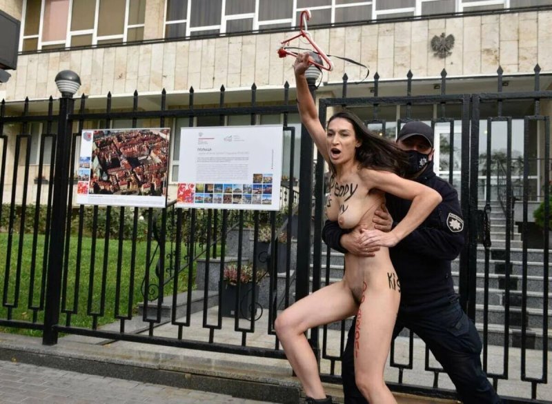 Femen активистки украина