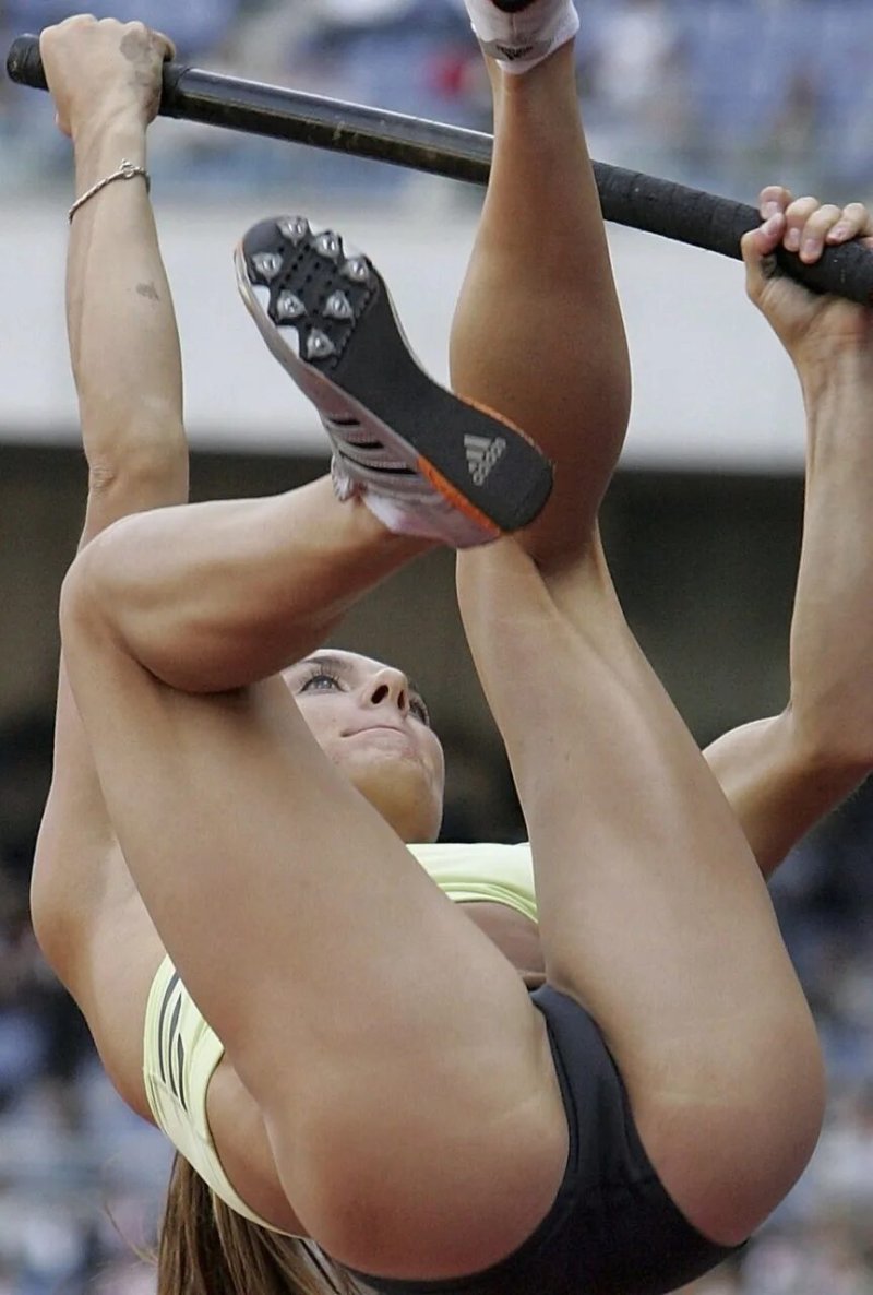 Елена исинбаева (pole vaulter)