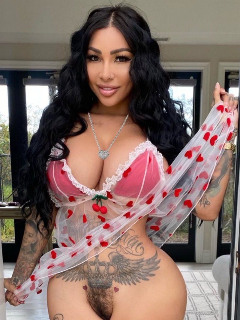 Brittanya razavi